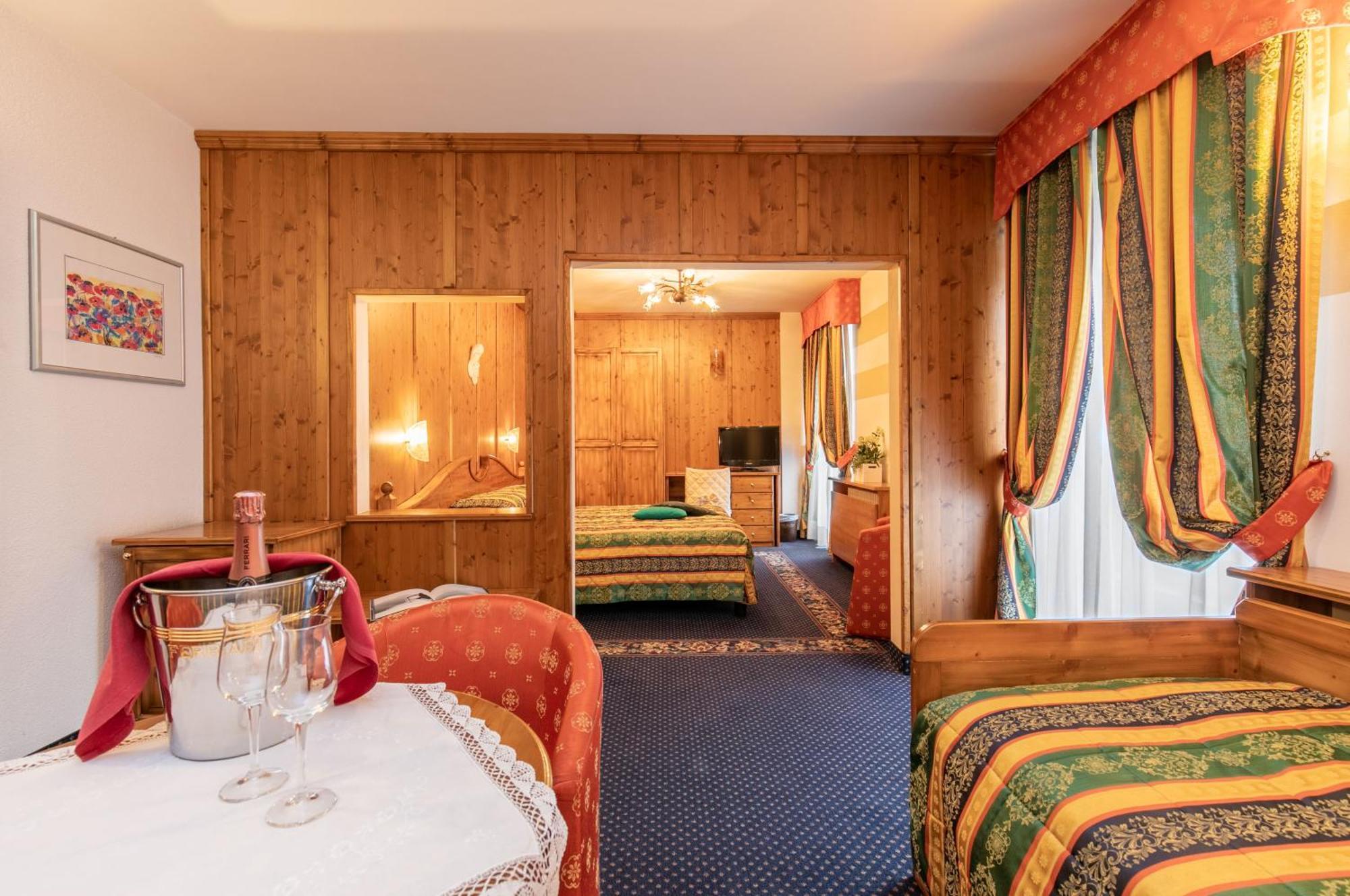 G. Hotel Des Alpes سان مارتينو دي ديكاسْتْرْ المظهر الخارجي الصورة